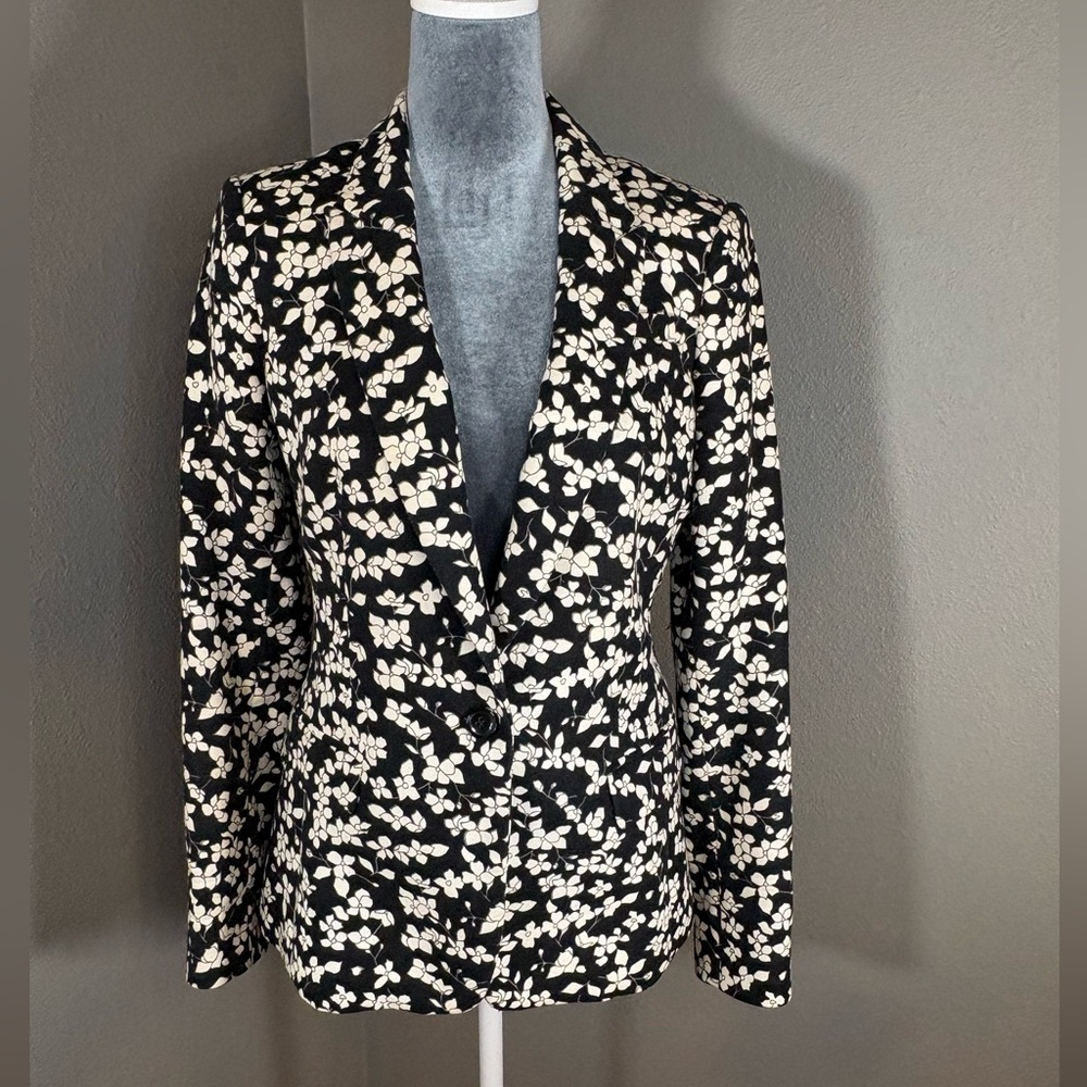 Banana Republic Black & White Floral Blossoms Blazer Size 4